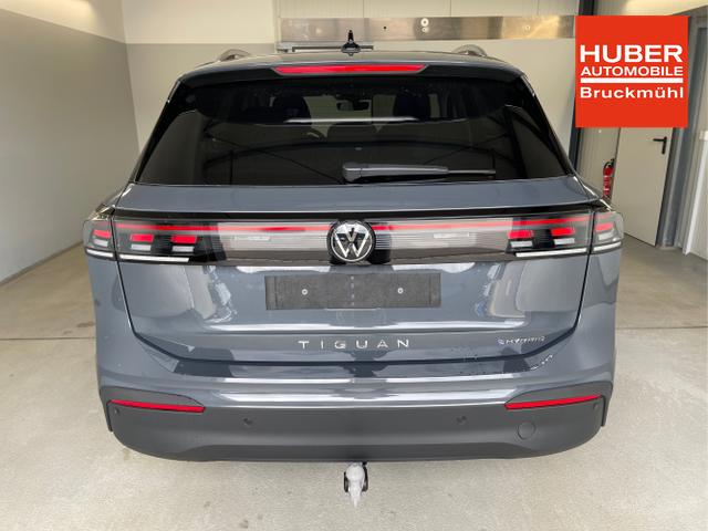 Volkswagen / Tiguan / Grau / / / 204PS DSG eHybrid IQ.Light+Navi