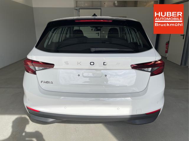 Skoda / Fabia / Weiß / / / 115PS Sitzheizung + App Connect
