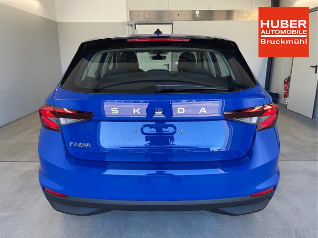 Skoda / Fabia / Blau / / / 115PS App Connect