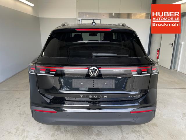 Volkswagen / Tiguan / Schwarz / / / eHybrid DSG 360°+Navi+Kessy+AHK