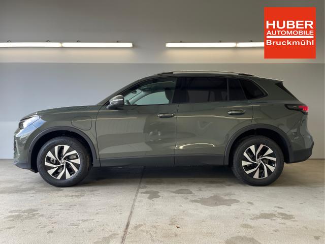 Volkswagen / Tiguan / Grün / / / eHybrid DSG 360°+Navi+Kessy+AHK