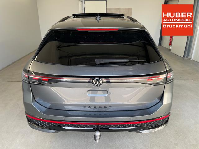 Volkswagen / Passat Variant / Grau / / / 265PS AHK+Pano+Harman Kardon