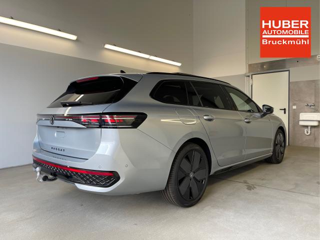 Volkswagen / Passat Variant / Silber / / / 265PS AHK+Pano+Harman Kardon