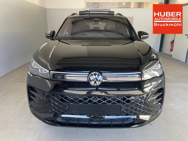 Volkswagen / Tiguan / Schwarz / / / 193PS TDI 4M Black+AHK+Stdhz+360°+Leder+IQ.Light+Drive+HUD+Harman+Pano