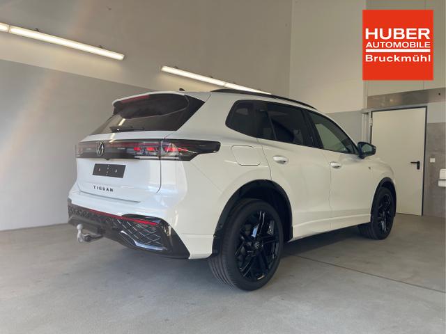 Volkswagen / Tiguan / Weiß / / / 193PS TDI 4M Black+AHK+Stdhz+360°+Leder+IQ.Light+Drive+HUD+Harman+Pano