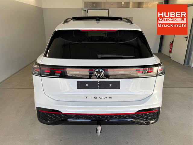 Volkswagen / Tiguan / Weiß / / / 193PS TDI 4M Black+AHK+Stdhz+360°+Leder+IQ.Light+Drive+HUD+Harman+Pano