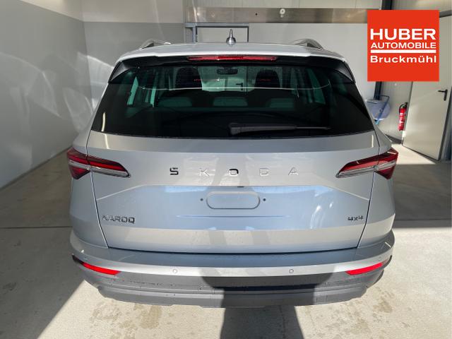 Skoda / Karoq / Silber / / / 150PS TDI DSG 4x4 AHK+Navi+ACC+Kamera+Sitzheiz+eHeck+GV5