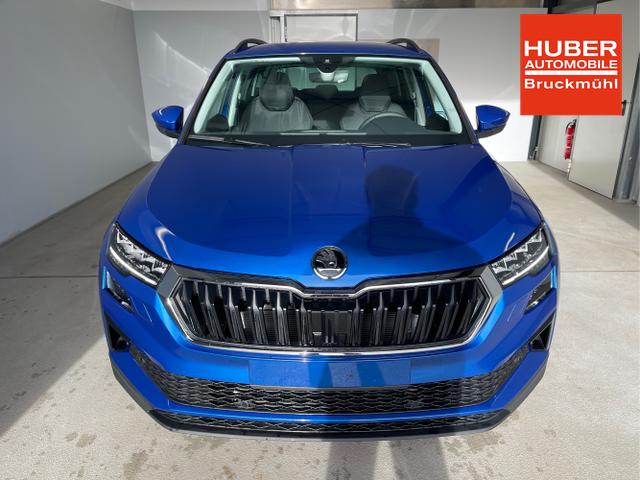 Skoda / Karoq / Blau / / / 150PS DSG AHK+Kamera+ACC+Kessy+Kamera+ParkPilot vo+hi+App