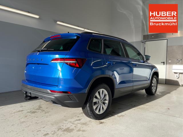Skoda / Karoq / Blau / / / 150PS DSG AHK+Kamera+ACC+Kessy+Kamera+ParkPilot vo+hi+App