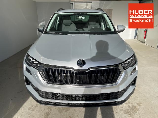 Skoda / Karoq / Silber / / / 150PS DSG AHK+Kamera+ACC+Kessy+Kamera+ParkPilot vo+hi+App