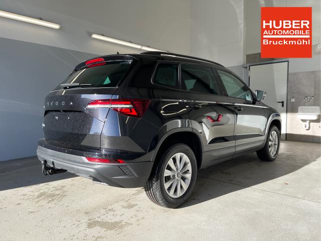 Skoda / Karoq / Schwarz / / / 150PS DSG AHK+Kamera+ACC+Kessy+Kamera+ParkPilot vo+hi+App