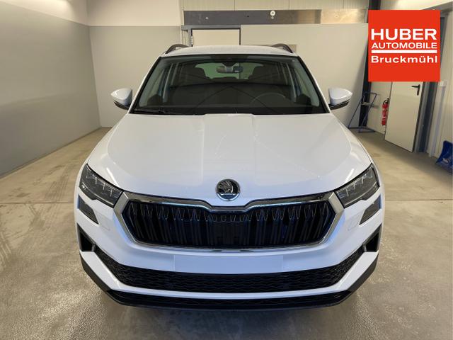 Skoda / Karoq / Wei&szlig; / / / 150PS DSG AHK+Kamera+ACC+Kessy+Kamera+ParkPilot vo+hi+App