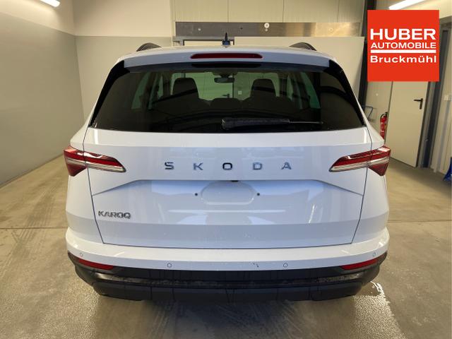 Skoda / Karoq / Wei&szlig; / / / 150PS DSG AHK+Kamera+ACC+Kessy+Kamera+ParkPilot vo+hi+App