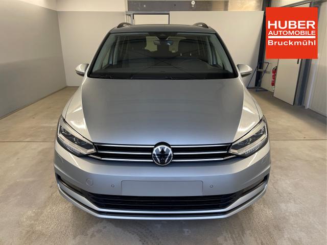 Volkswagen / Touran / Silber / / / 7Si+IQ.Light+TrailerAss+Cam