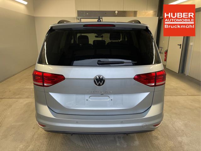 Volkswagen / Touran / Silber / / / 7Si+IQ.Light+TrailerAss+Cam
