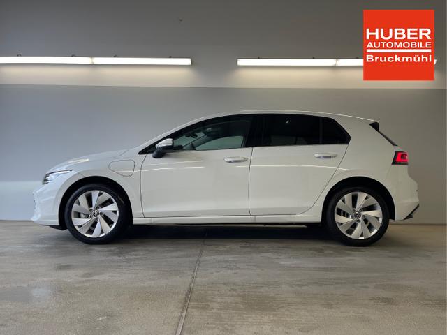Volkswagen / Golf / Wei&szlig; / / / 1.5 eHybrid 150kW/204PS DSG IQ.Light+Navi+Travel Assist+HUD+Winterpaket