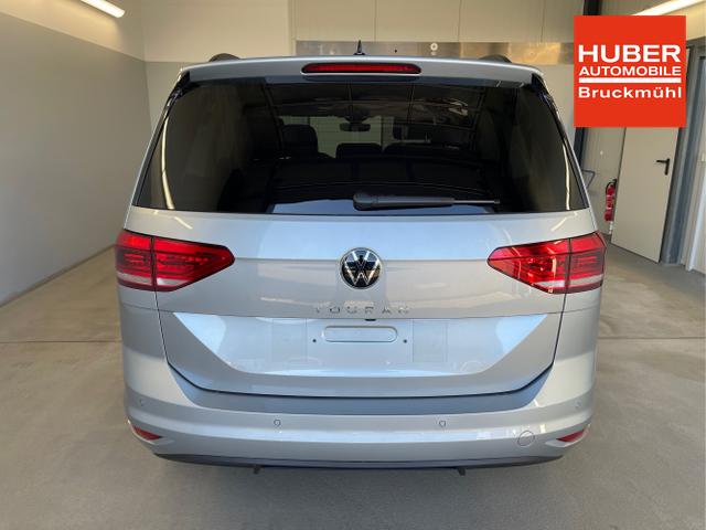Volkswagen / Touran / Silber / / / 150PS 7Si+IQ.Light+TrailerAss+Cam+Navi+Kamera+Alarm+Kessy+App-Connect