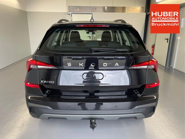 Skoda / KAMIQ / Schwarz / / / 115PS AHK+Kessy+PDC vo+hi+Alarm+Kamera+Climatronic+App Connect