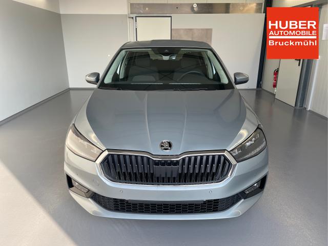 Skoda / Fabia / Silber / / / 115PS DSG GV5+AHK+Alu+Kessy+Climatronic+Sitzheiz+Kamera+Sunset