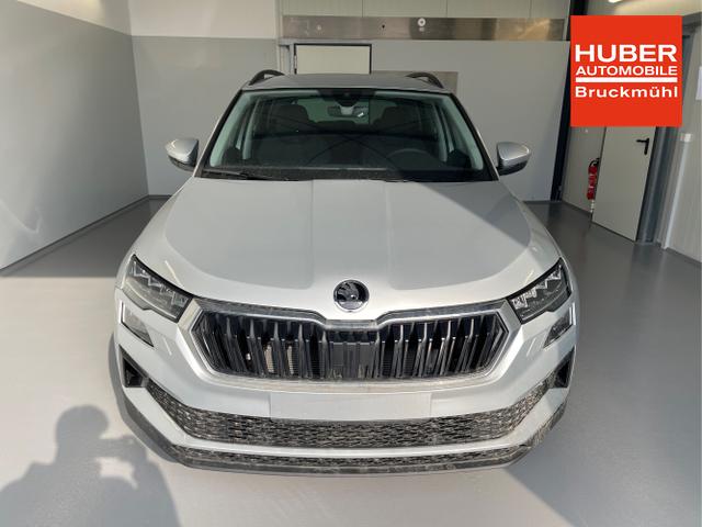 Skoda / Karoq / Silber / / / 150PS DSG AHK+Kamera+ACC+Kessy+Kamera+ParkPilot vo+hi+App