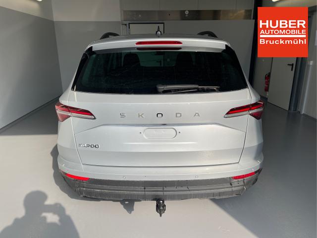 Skoda / Karoq / Silber / / / 150PS DSG AHK+Kamera+ACC+Kessy+Kamera+ParkPilot vo+hi+App