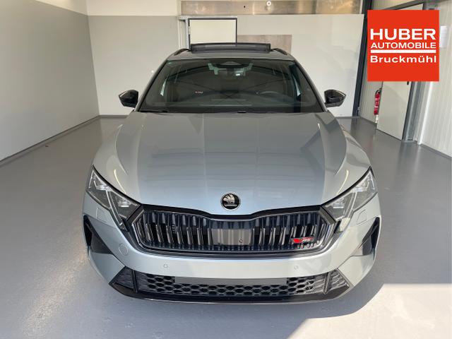 Skoda / Octavia Combi / Silber / / / 265PS DSG HUD+Pano+360&deg;+DCC+AHK+CANTON+Matrix+Alu19+eHeck+GV4