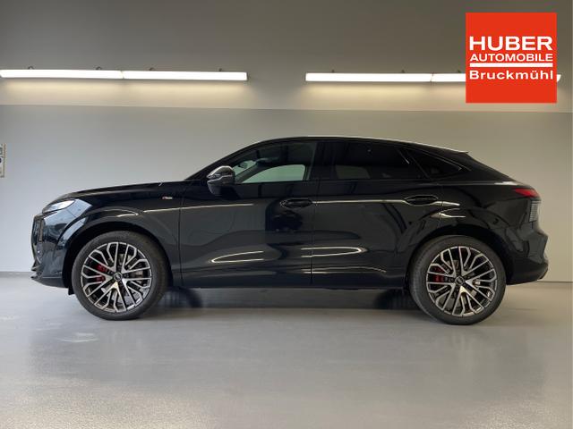 Audi / Q3 Sportback / Schwarz / / / TFSI 265 PS quattro S line Pano+TechPro+Matrix+AHK+HUD+Alu20+KlimaPlus+DCC+SONOS
