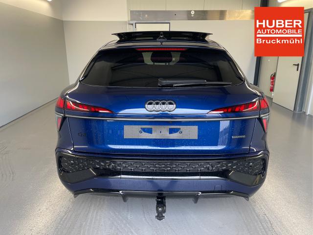 Audi / Q3 Sportback / Blau / / / TFSI 265 PS quattro S line Pano+TechPro+Matrix+AHK+HUD+Alu20+KlimaPlus+DCC+SONOS