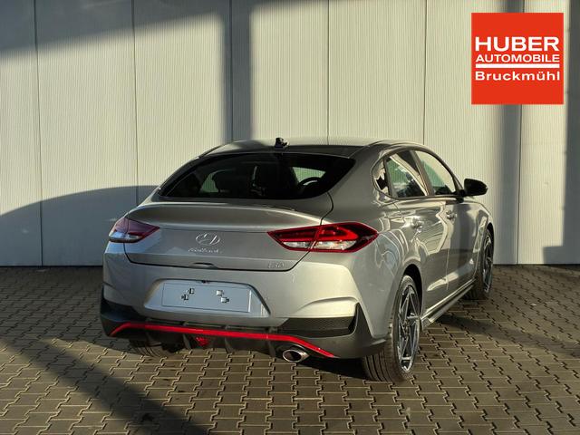 Hyundai i30 Fastback N-Line 1.5 T-GDI 7-DCT / ACC Sitz + Lenkradheizung LED PDC V&H Kamera Alu 18" 