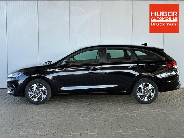 Hyundai i30 Kombi Comfort 1.5 GDI 95PS 6MT Navi / PDC V&H. m. Kamera LED Nebel 15'' LM 