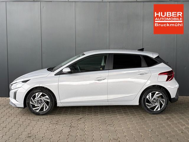 Hyundai i20 Pure 1.2 MPI / Navi PDC Hinten + Kamera Abgedunkelte Scheiben Tempomat Alu 16" 