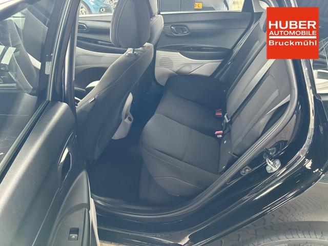 Hyundai i20 Pure 1.2 MPI / Navi PDC Hinten + Kamera Abgedunkelte Scheiben Tempomat Alu 16" 