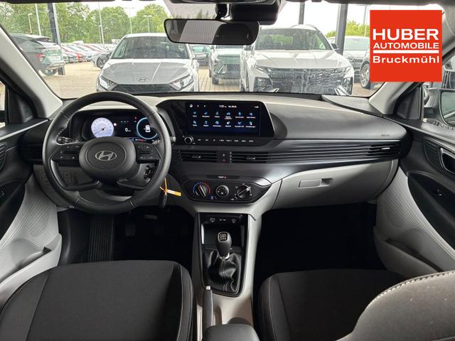 Hyundai i20 Pure 1.2 MPI / Navi PDC Hinten + Kamera Abgedunkelte Scheiben Tempomat Alu 16" 