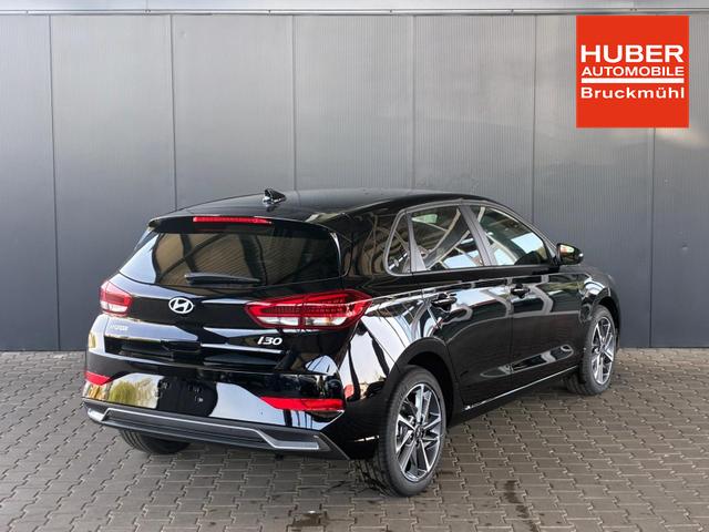 Hyundai i30 Comfort Plus 1.0 T-GDI Navi / PDC V+H mit Kamera Shz Vorne LED Alu 17'' 