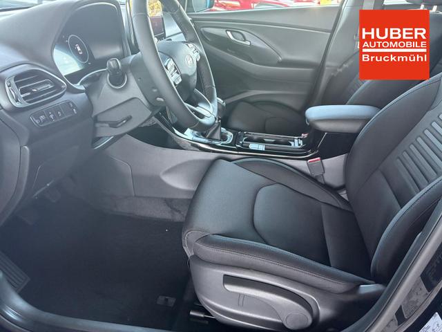 Hyundai i30 Comfort Plus 1.0 T-GDI Navi / PDC V+H mit Kamera Shz Vorne LED Alu 17'' 