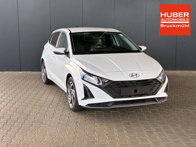 Hyundai i20 Pure 1.2 MPI / Navi PDC Hinten + Kamera Abgedunkelte Scheiben Tempomat Alu 16" 