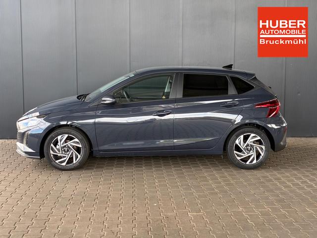 Hyundai i20 Pure 1.2 MPI / Navi PDC Hinten + Kamera Abgedunkelte Scheiben Tempomat Alu 16" 
