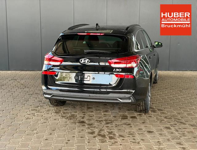 Hyundai i30 Kombi Comfort Plus 1.0 TGDI DCT/ Navi / Sitz + Lenkradheizung PDC V&H Kamera LED Alu 17" 
