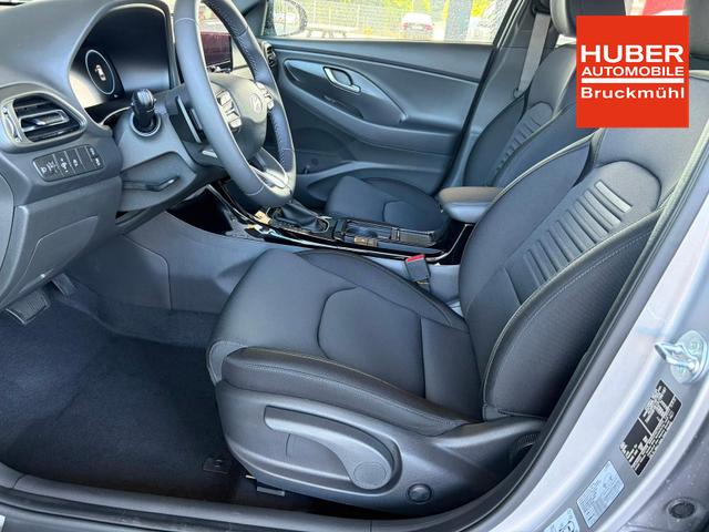 Hyundai i30 Kombi Comfort Plus 1.0 TGDI DCT Navi / Adaptiver Tempomat/ Totwinkel Assistent/ Alu 17" 