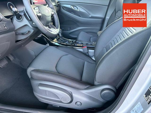 Hyundai i30 Kombi Comfort Plus 1.0 T-GDI DCT Navi/ Totwinkel Assistent/ PDC V&H + Kamera/ Alu 17" 