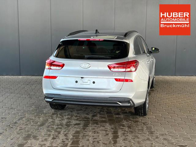 Hyundai i30 Kombi Comfort Plus 1.0 T-GDI DCT Navi/ Totwinkel Assistent/ PDC V&H + Kamera/ Alu 17" 