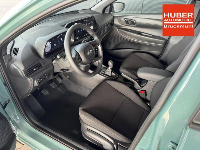 Hyundai i20 Smart 1.0 T-GDi 90PS 6MT Black Pack / Kamera Navi Fernlichtassistent Tempomat Sitz + Lenkradheizung Alu 16" 