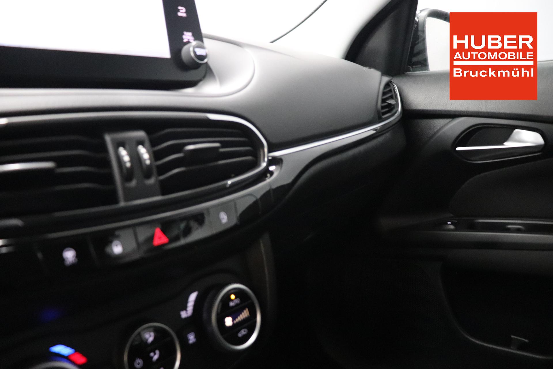 Fiat Tipo 5-Türer CITY LIFE 1.0 T3 74kW Navigationssystem Klimaautomatik,  Sitzheizung, HD-Touchscreen, AppleCarPlay & Android Auto,  Verkehrszeichenerkennung, Nebelscheinwerfer, 16 Zoll Leichtmetallfelgen,  uvm. Lagerfahrzeug Benzin Schalt. 5-Gang
