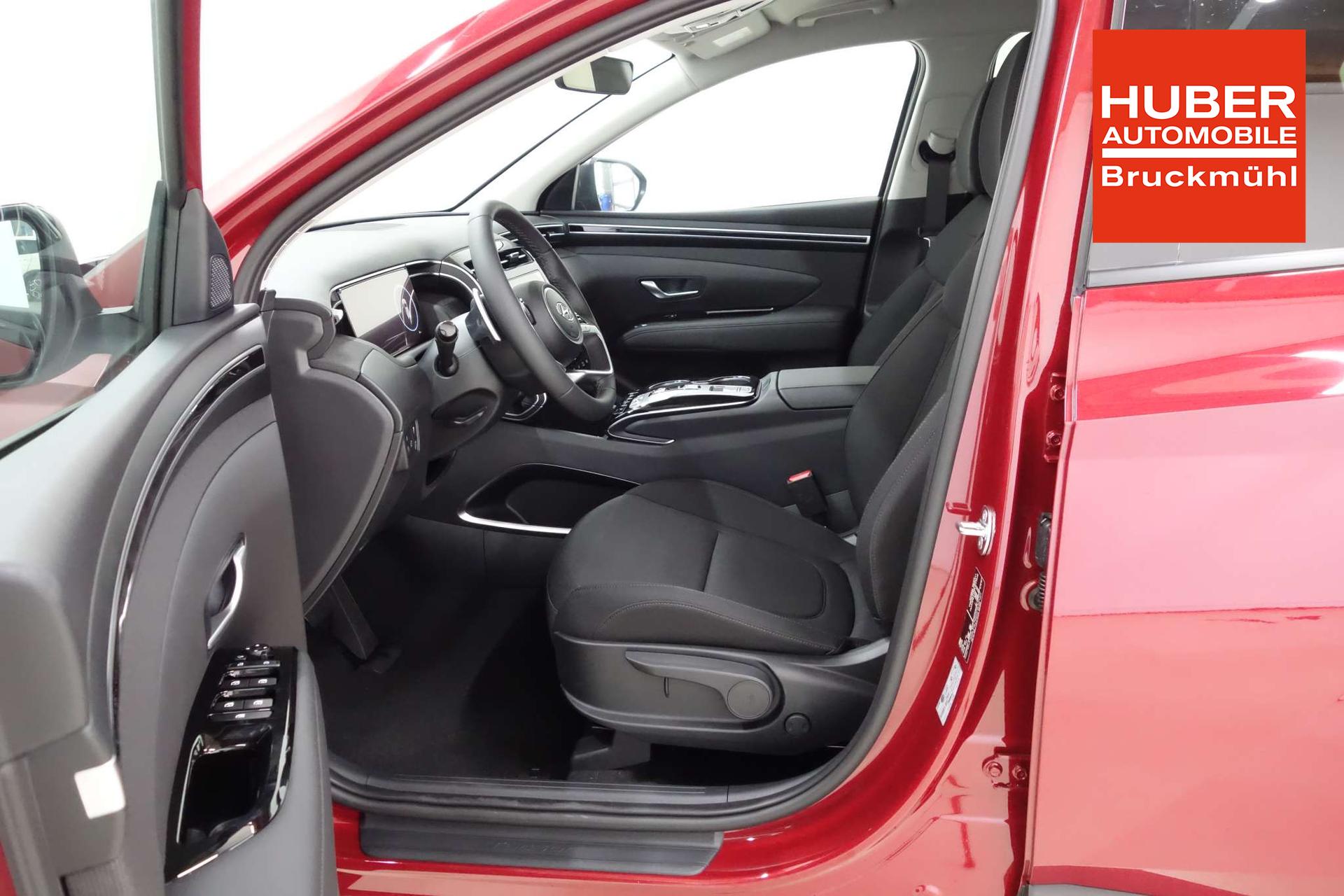 Hyundai TUCSON Trend Line 1.6 T-GDi HEV 4WD AT 110kW Smart Sense+ Paket,  Winter-Paket, Klimaautomatik, 10,25 Navigationssystem, Parksensoren vorne  und hinten, LED Licht, Kurvenlicht, 17 Zoll Leichtmetallfelgen, uvm.  Lagerfahrzeug Benzin Autom. 6-Gang