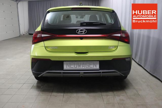 Hyundai i20 Comfort 1.2 58 kW (79 PS) Klimaanlage, Navigationssystem, Radio mit DAB, Apple CarPlay & Android Auto, Rückfahrkamera, Einparkhilfe hinten, Lichtsensor, Spurhalteassistent, Fernlichtassistent, Verkehrszeichenassistent uvm. 