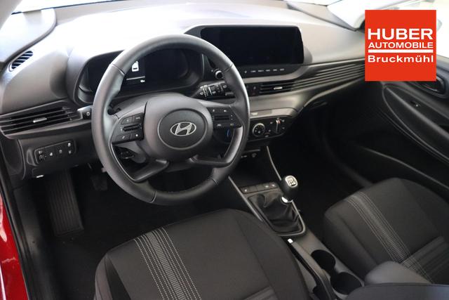 Hyundai i20 (BC3) GO 1.2 MPI b5bg1 MY2025 Dragon Red, Beispielbilder, ggf. teilweise mit Sonderausstattung