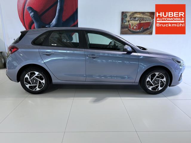 Hyundai i30 GO Meta Blue Pearl