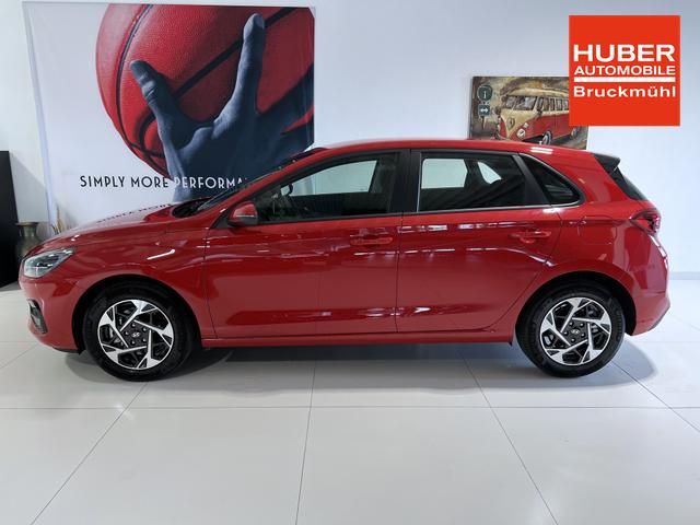 Hyundai i30 Go Engine Red