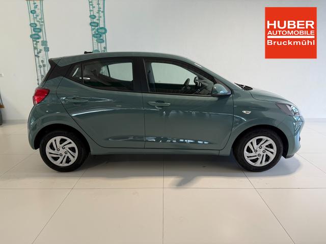 Hyundai i10 GO Mangrove Green