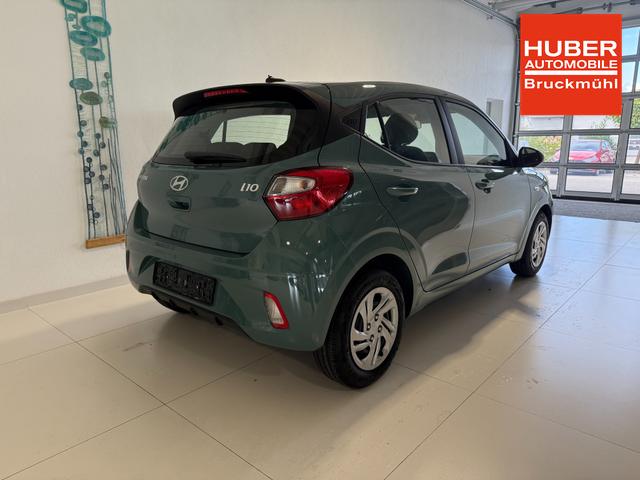 Hyundai i10 GO Mangrove Green